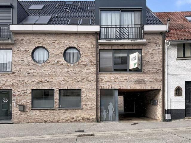 Recently renovated apartment with garage in Dilbeek centre