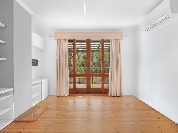 Recently Renovated, Great Location