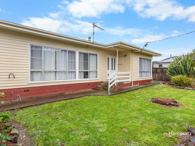 Recently Renovated Family Home Close to Town