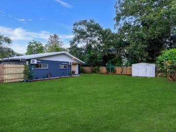 RECENTLY RENOVATED FAMILY RESIDENCE CORNER BLOCK WITH SIDE ACCESS