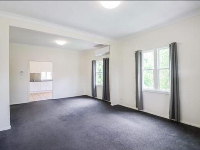 Recently renovated Highset Queenslander in convenient North Ipswich!