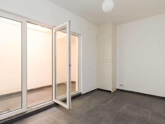 Recently renovated one bedroom apartment