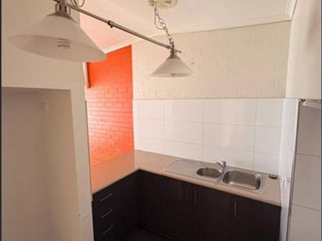Recently renovated Modern Studio Living in a Convenient Shepparton Location