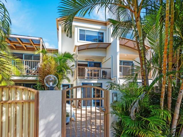 Recently Renovated Three Level Townhouse Sellers Upsizing!