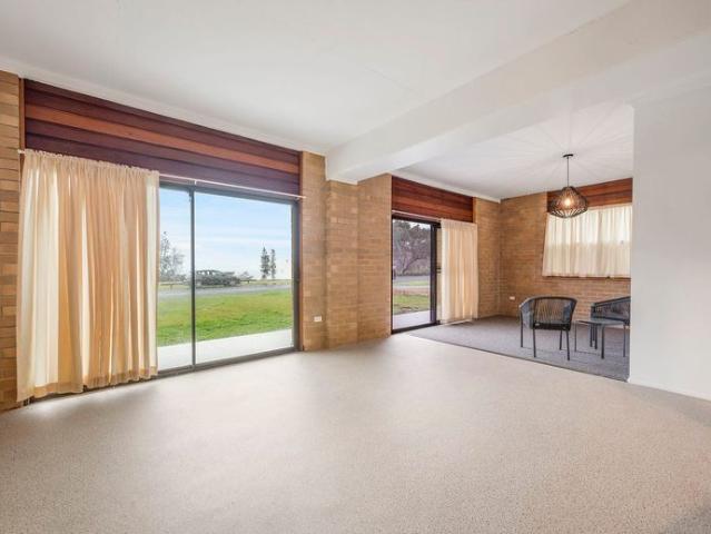 Recently Renovated Unit With Ocean Views