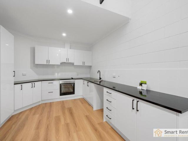Recently Renovated Unit in Belgian Gardens!