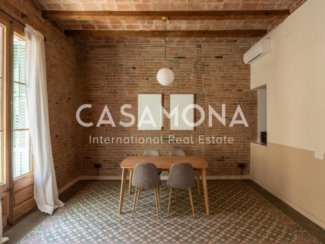 Recently Refurbished 3 Bedroom Apartment with Catalan Features near Passeig de Gràcia
