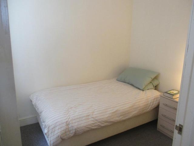 Recently Refurbished One Bedroom Flat in Meads