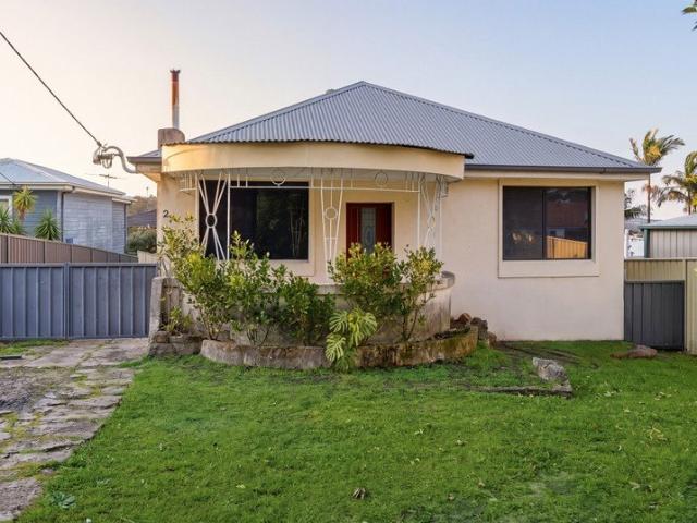 Recently Refreshed Family Home in Convenient Glendale Location!