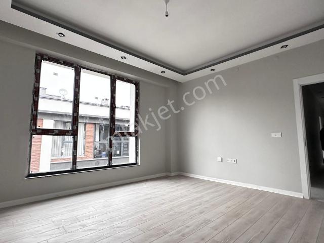 Recep Ümit'ten Çamlıca Mahallesinde 2+1 Satılık Daire Nü4
