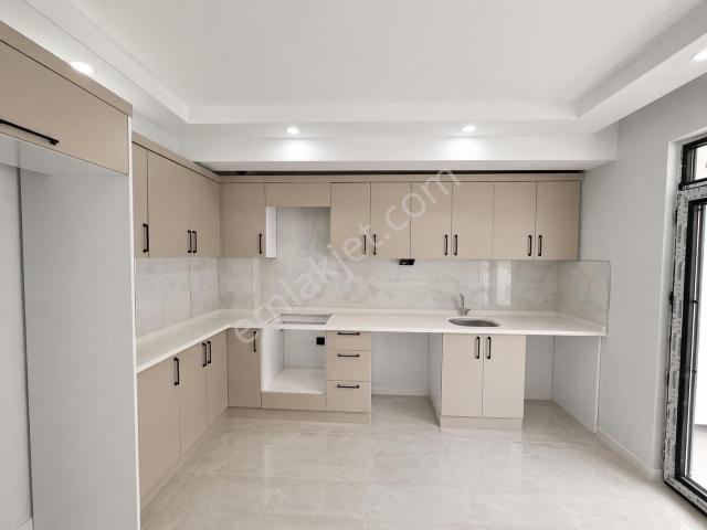 Recep Ümitten Derman Cad.sinde Satılık Super Lux 3+1 Ferah Daire