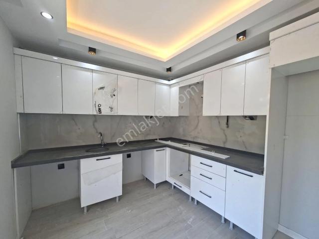 Recep Ümit'ten Zafer Mahalllesinde Satılık Asansörlü 2+1 Sıfır Daire