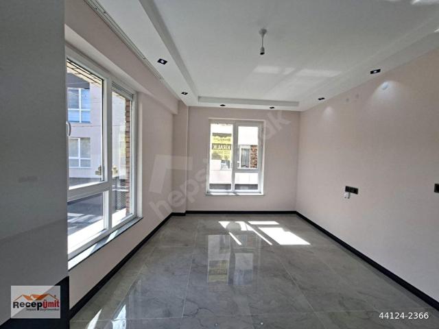 RECEP ÜMİTTEN ŞARHÖYÜK MAHALLESİ SAĞLIK OCAĞI VE BÜYÜK PARK YANI SATILIK İSKANLI SIFIR 1+1 DAİRE
