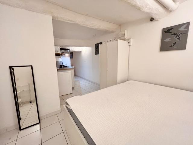 Recherche colocatrice fille uniquement – Aix‑en‑