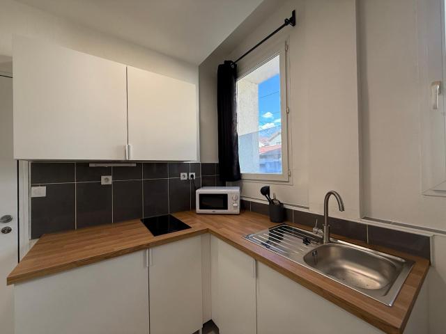Recherche location GRENOBLE, contactez notre agence pour une visite: appartement T1 à louer à GRENOBLE N°GES91720003 585 location
