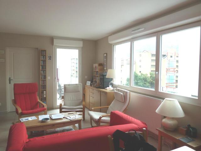 Recherche location GRENOBLE, contactez notre agence pour une visite: appartement T1 à louer à GRENOBLE N°GES93200005 585 location