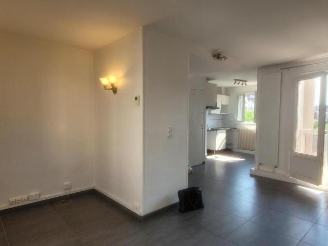 Recherche location GRENOBLE, contactez notre agence pour une visite: appartement T3 à louer à GRENOBLE N°LAPP101542 location