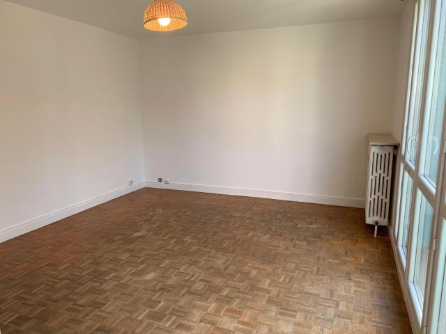 Recherche location GRENOBLE, contactez notre agence pour une visite: appartement T4 à louer à GRENOBLE N°GES92200017 585 location