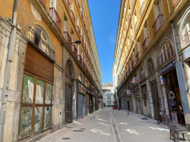 Recherche location GRENOBLE, contactez notre agence pour une visite: appartement T4 à louer à GRENOBLE N°LAPP101023 location