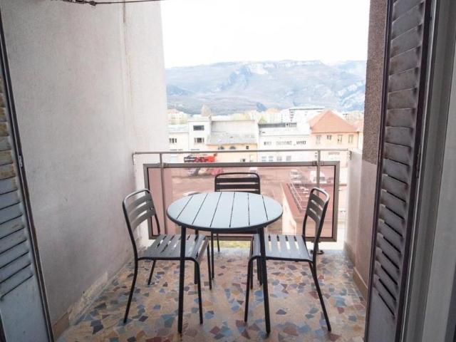 Recherche location GRENOBLE, contactez notre agence pour une visite: appartement T4 à louer à GRENOBLE N°LAPP101504 location