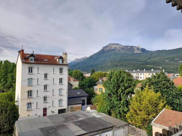 Recherche location FONTAINE, contactez notre agence pour une visite: appartement T3 à louer à FONTAINE N°LAPP101519 location