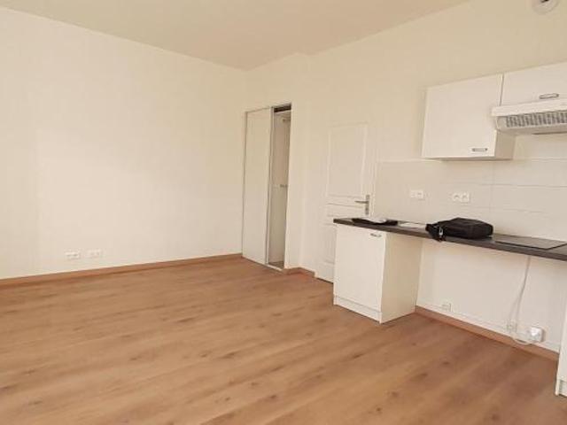 Recherche location LA TRONCHE, contactez notre agence pour une visite: appartement T2 à louer à LA TRONCHE N°GES02150008 585 location