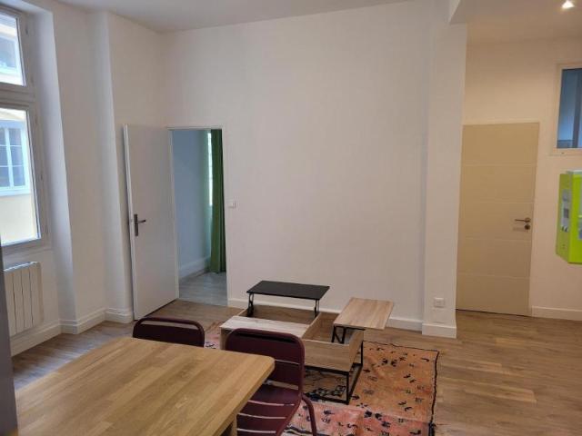 Recherche location LYON, contactez notre agence pour une visite: appartement T2 à louer à LYON N°LAPP100761 location