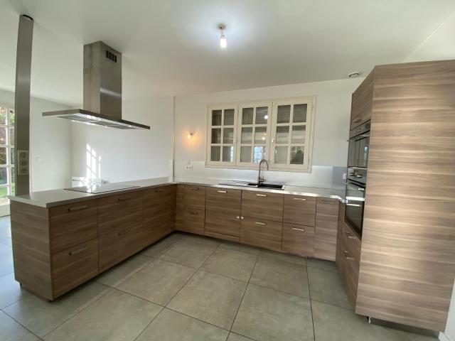 Recherche location MONTBONNOT ST MARTIN, contactez notre agence pour une visite: maison T5 à louer à MONTBONNOT ST MARTIN N°GES91570001 585 location