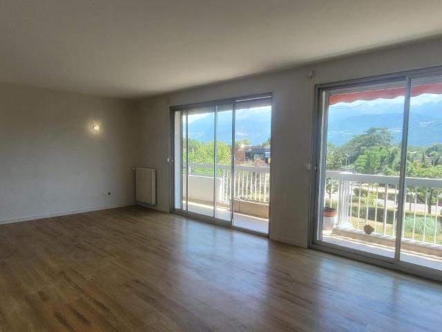 Recherche location MEYLAN, contactez notre agence pour une visite: appartement T4 à louer à MEYLAN N°LAPP101532 location