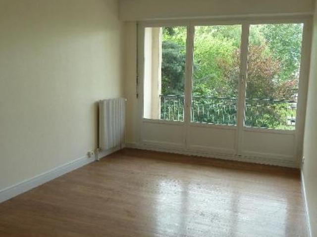Recherche location MEYLAN, contactez notre agence pour une visite: appartement T3 à louer à MEYLAN N°GES69630268 585 location