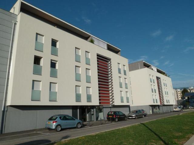 Recherche location Saint Martin d'Hères, contactez notre agence pour une visite: appartement T2 à louer à Saint Martin d'Hères N°GES60920014 585 location