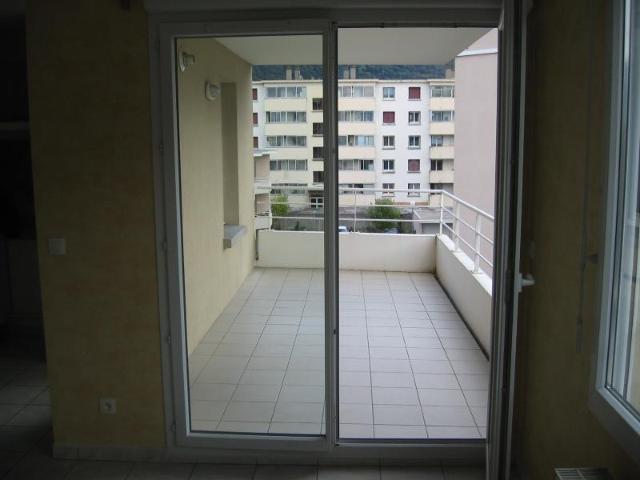 Recherche location ST MARTIN D'HERES, contactez notre agence pour une visite: appartement T3 à louer à ST MARTIN D'HERES N°GES66810332 585 location