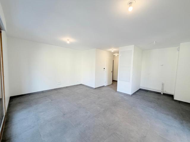 Recherche location VOIRON, contactez notre agence pour une visite: appartement T2 à louer à VOIRON N°LAPP101555 location