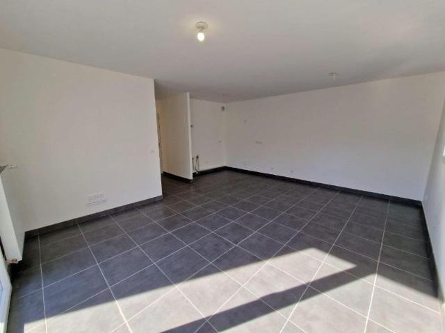 Recherche location VOIRON, contactez notre agence pour une visite: appartement T3 à louer à VOIRON N°GES11530021 588 location