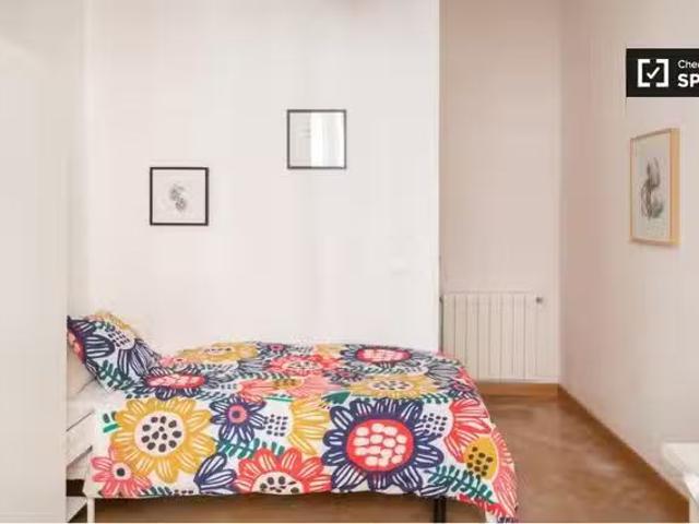 ¡Recién llegado! Acogedora habitación en alquiler en La Latina.