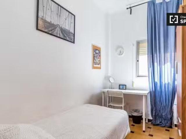 Único Acogedora habitación en alquiler en L'Amistat, Valencia