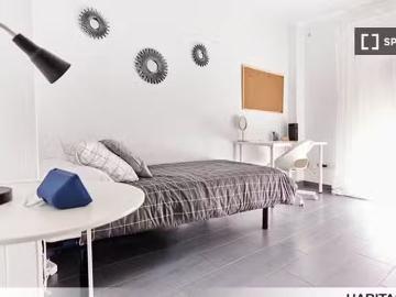 ¡En alquiler! Alquiler de habitación compartida en Bami, Sevilla