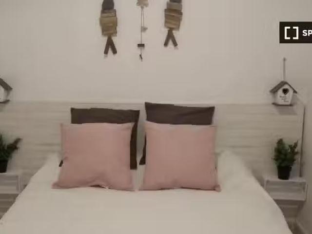 Único Amplia habitación en piso de 4 dormitorios en Málaga