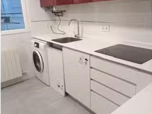 ¡Renta! Apartamento de 3 habitaciones en alquiler en Castro Ur.
