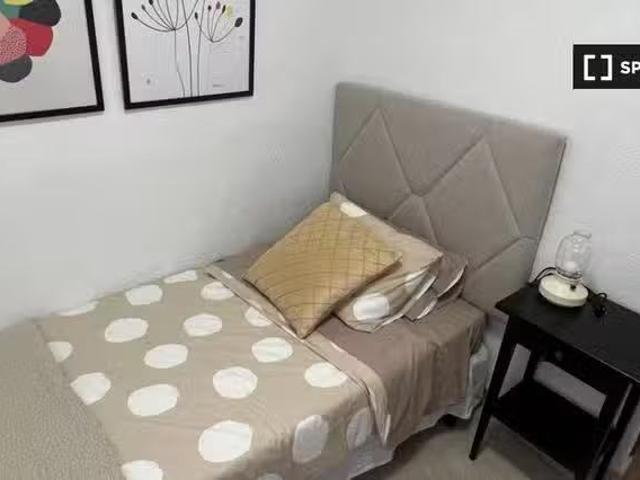 Bonito Habitación Moderna en Piso Reformado en Miraflores, Mál.