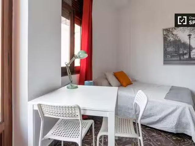 Barato Habitación amueblada en alquiler, apartamento, Extramur.