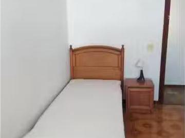 Barato Habitación amueblada en apartamento de 5 dormitorios en.