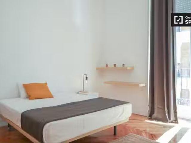 ¡Renta! Habitación amueblada en apartamento de 7 dormitorios e.