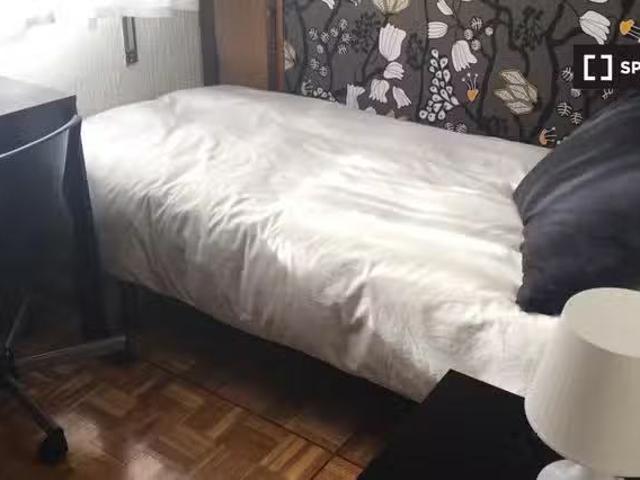 Nuevo Habitación amueblada en piso en Pozuelo de Alarcón, Madrid