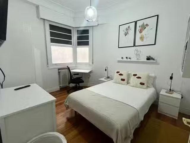 ¡En alquiler! Habitación en Maximo Agirre kalea, Abando