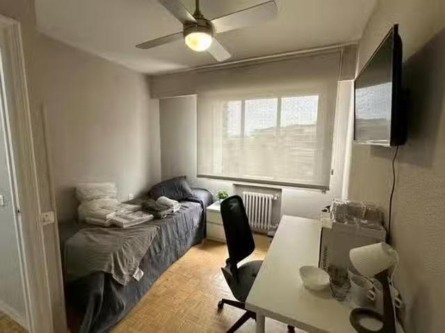 ¡En alquiler! Habitación en Avenida de Bruselas, Guindalera