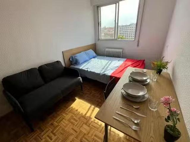 ¡Oferta! Habitación en Avenida de Brasilia, Guindalera