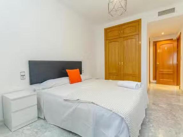 Encantador Habitación en Avenida de la Aurora, Distrito Centro