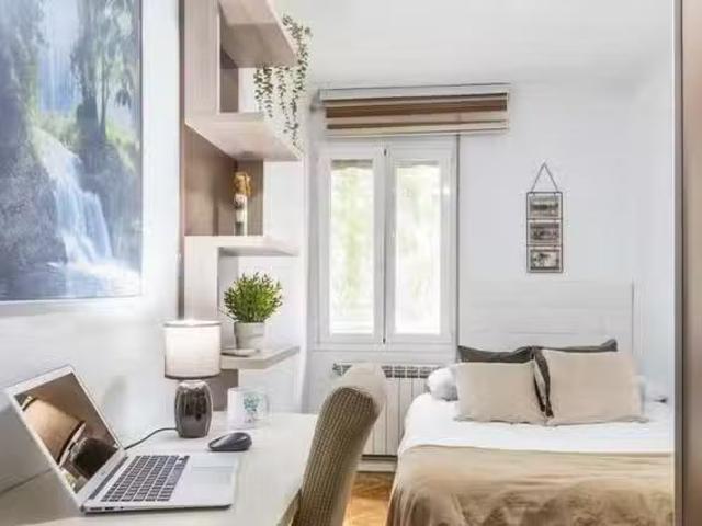 Acogedor Habitación en Avenida del Santo Ángel de la Guarda