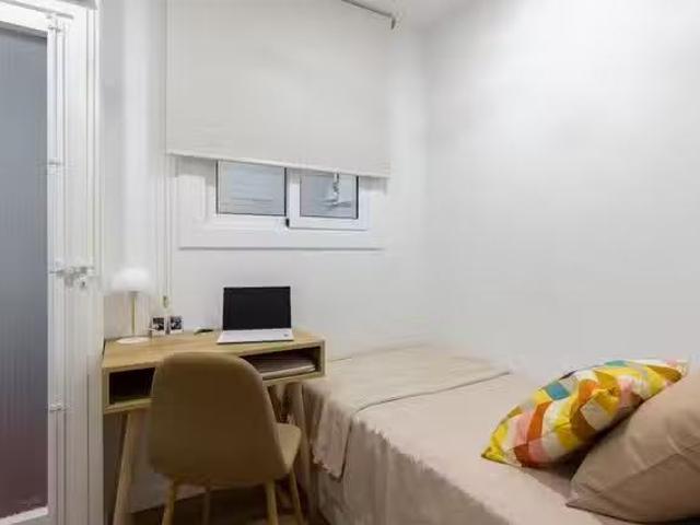 Acogedor Habitación en Avinguda de Madrid, 110